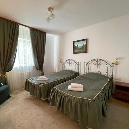 קייב Gusarskiy Hotel And Apartment מראה חיצוני תמונה