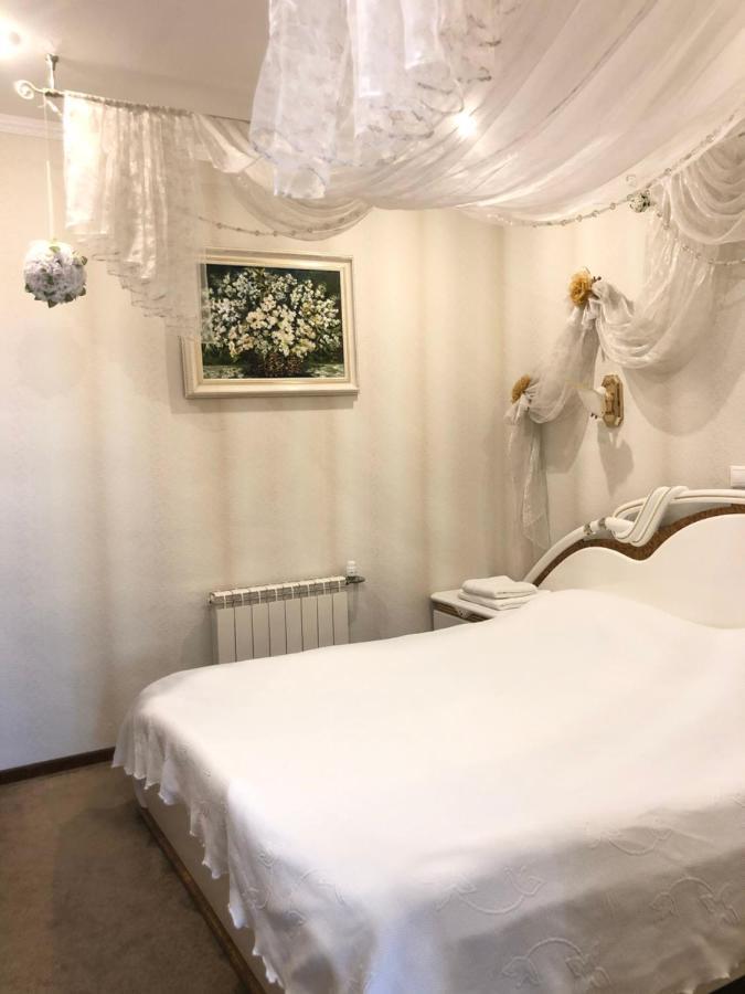 קייב Gusarskiy Hotel And Apartment מראה חיצוני תמונה