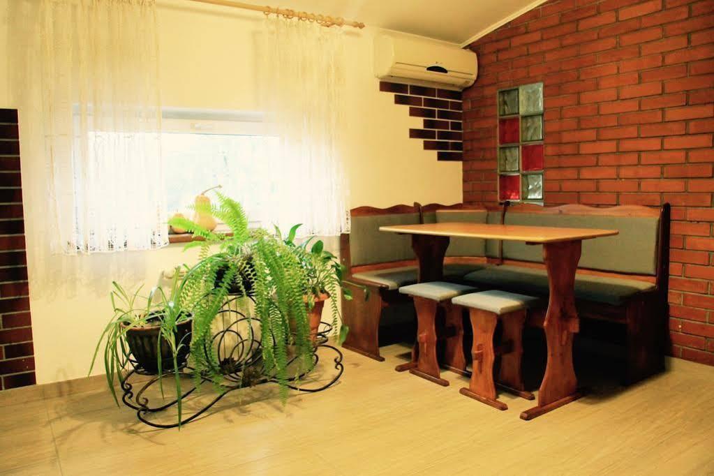 קייב Gusarskiy Hotel And Apartment מראה חיצוני תמונה