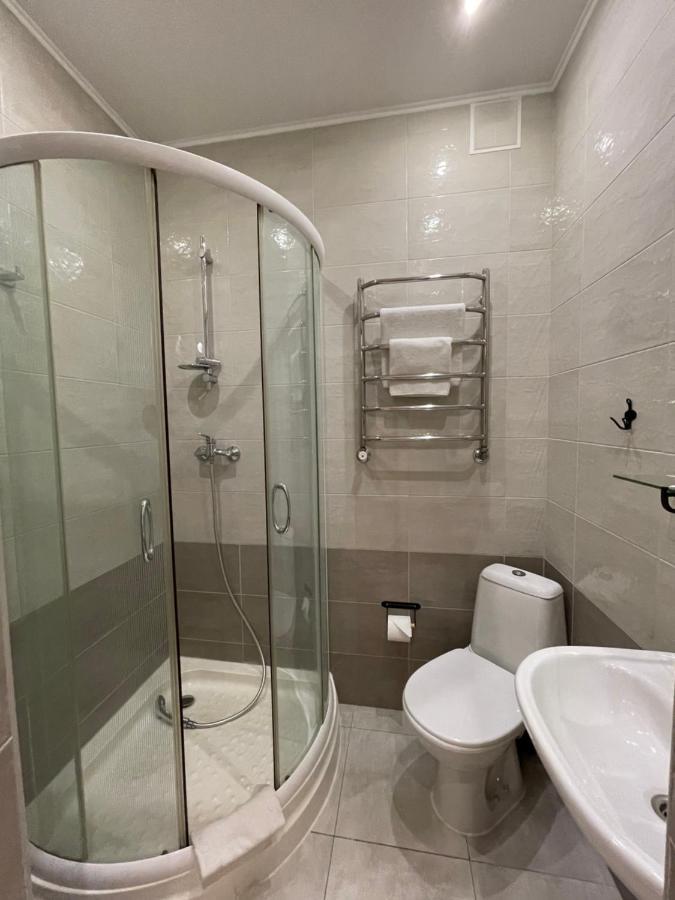קייב Gusarskiy Hotel And Apartment מראה חיצוני תמונה