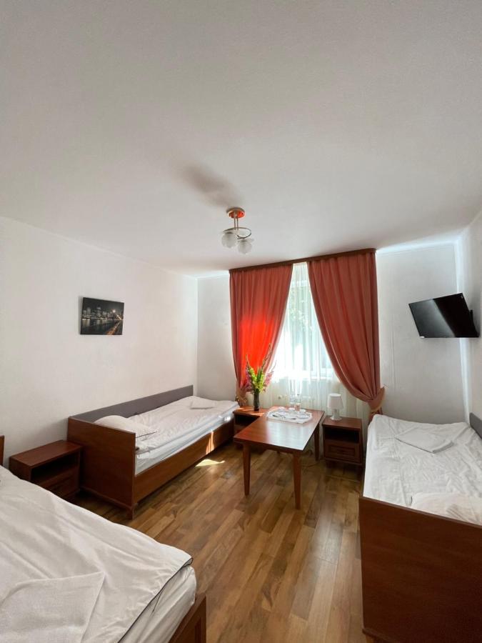קייב Gusarskiy Hotel And Apartment מראה חיצוני תמונה