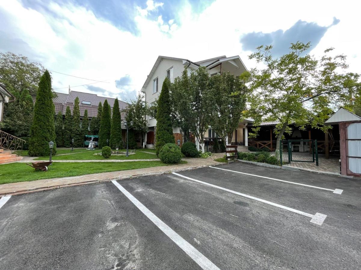 קייב Gusarskiy Hotel And Apartment מראה חיצוני תמונה