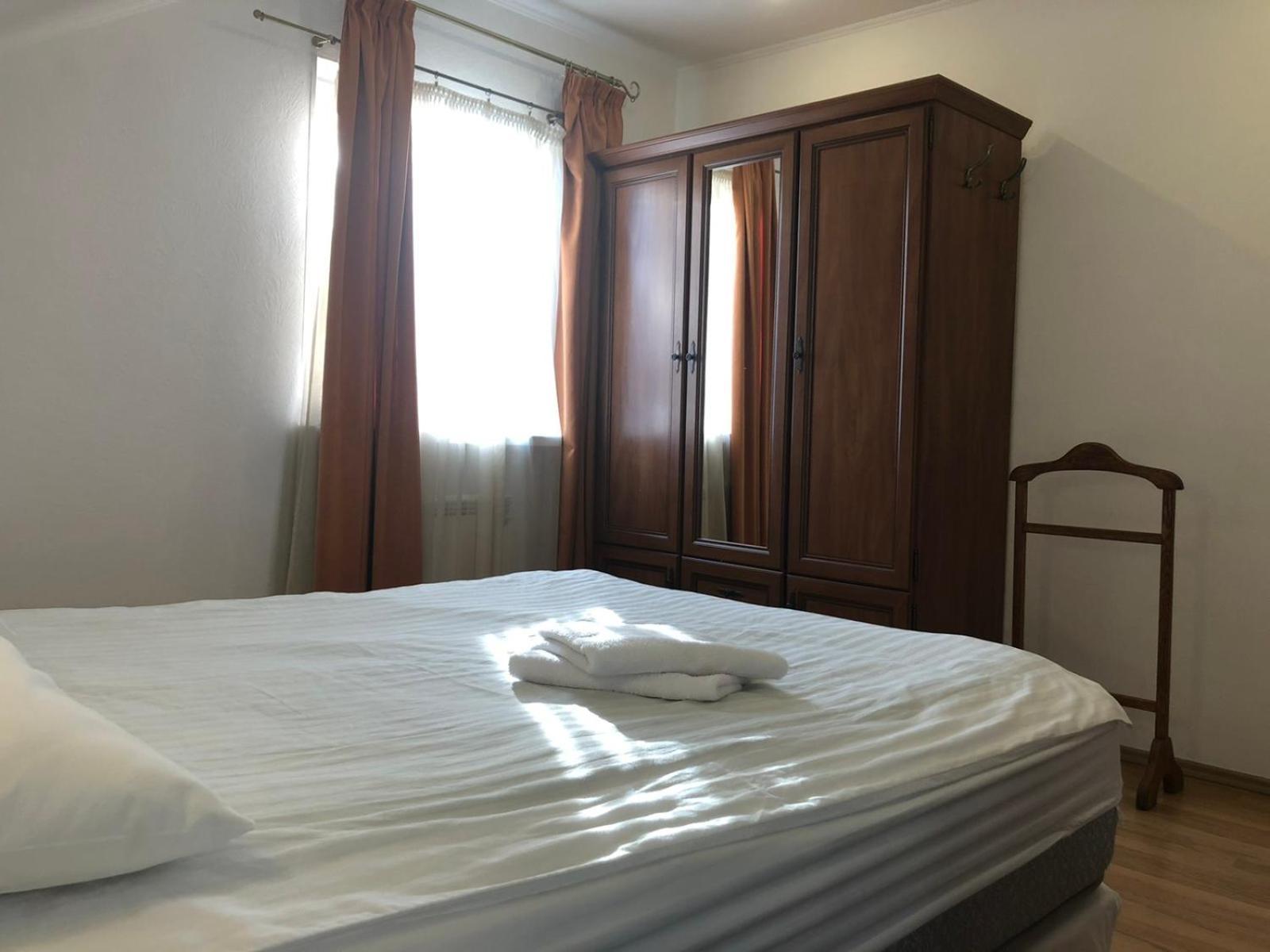 קייב Gusarskiy Hotel And Apartment מראה חיצוני תמונה