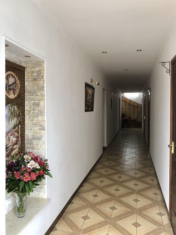 קייב Gusarskiy Hotel And Apartment מראה חיצוני תמונה
